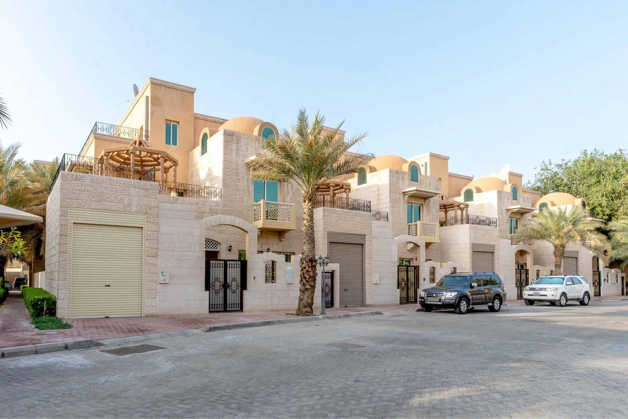 Villa 6BD Front_2000x890 (1).jpg